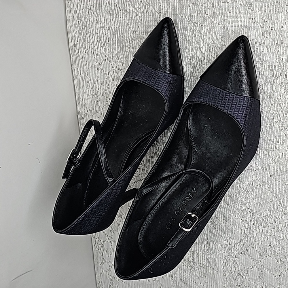 Shoes of Prey leather point toe blue and black ankle strap heels sz 6.5
